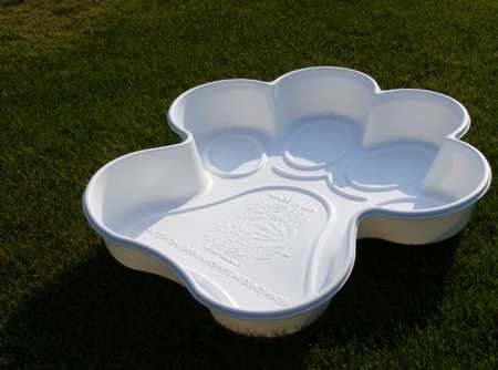 paw-shaped-dog-swimming-pool.jpg